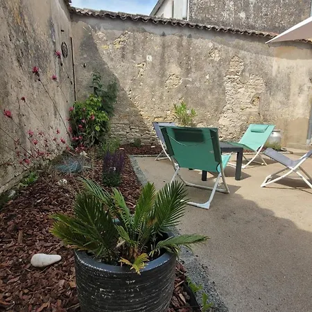 Maison Elegante Entre Re Et Marais Holiday home *